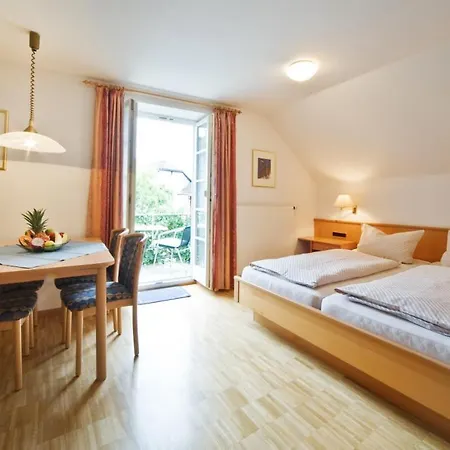 Warsberger Weinhof - & Weinwirtschaft 3* Neumagen-Dhron