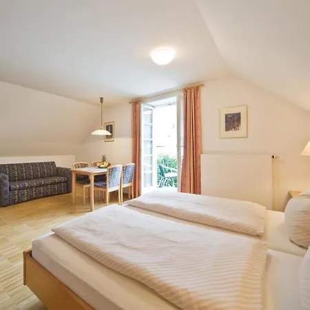 Warsberger Weinhof - & Weinwirtschaft Pensión