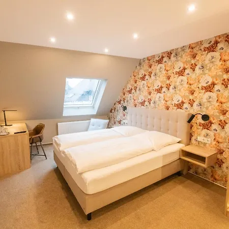 Warsberger Weinhof - & Weinwirtschaft 3* Neumagen-Dhron