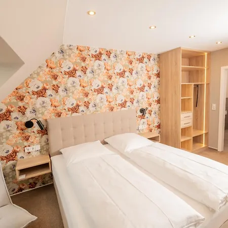 Warsberger Weinhof - & Weinwirtschaft Pensión