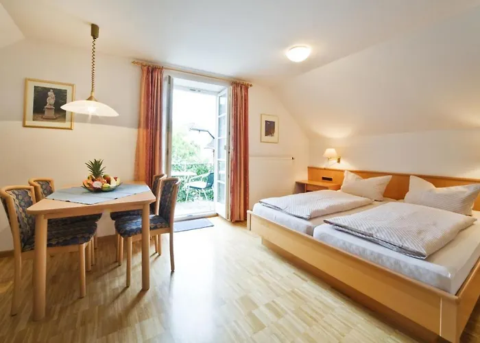 Warsberger Weinhof - & Weinwirtschaft 3* Neumagen-Dhron