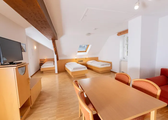 Warsberger Weinhof - & Weinwirtschaft